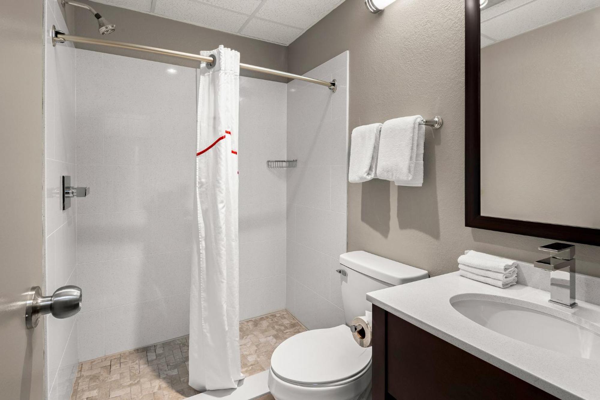 Red Roof Inn Norwich Bagian luar foto